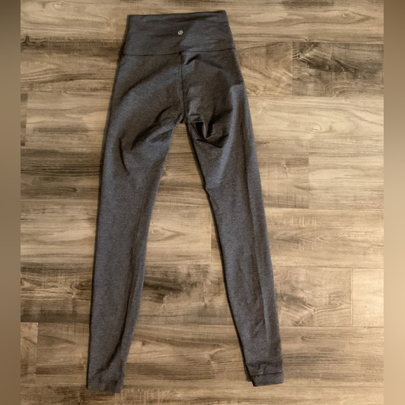 LULULEMON GRAY LEGGINGS SIZE 4 - Picture 3 of 4